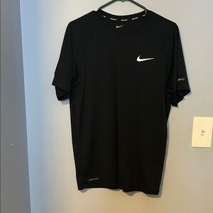Nike Men's Black Short Sleeve Tee